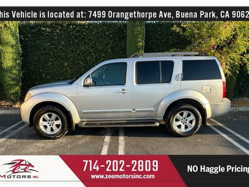 Used 2011 Nissan Pathfinder SV RWD image 10