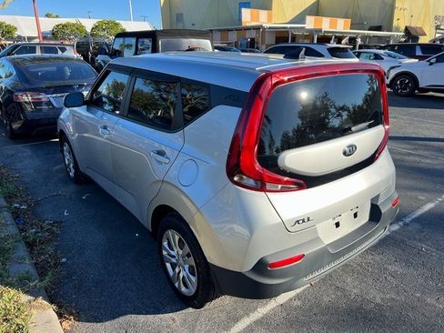 Certified 2021 Kia Soul LX image 8