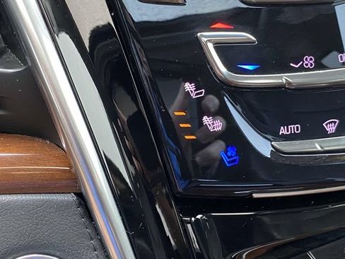 Used 2019 Cadillac Escalade Premium Luxury RWD image 32