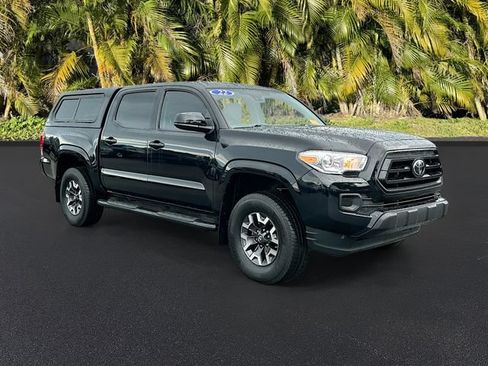 Used 2022 Toyota Tacoma SR AWD/4WD image 2