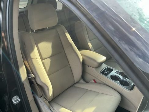 Used 2022 Jeep Grand Cherokee Laredo E AWD/4WD image 30