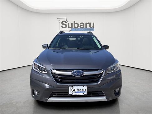 Used 2020 Subaru Outback Limited image 2