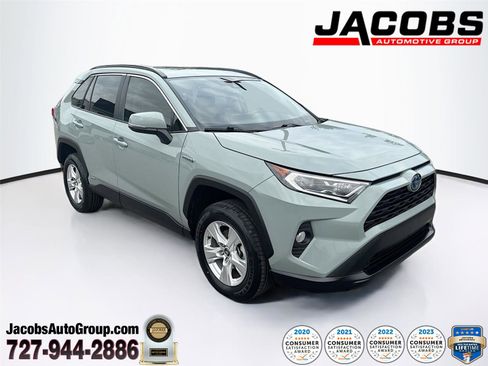 Used 2021 Toyota RAV4 XLE image 1