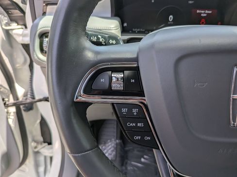 Used 2023 Lincoln Nautilus Reserve FWD image 31