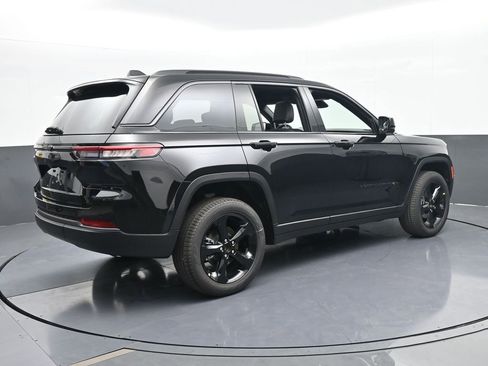 New 2026 Jeep Grand Cherokee Limited w/ Limited Altitude Package RWD image 6