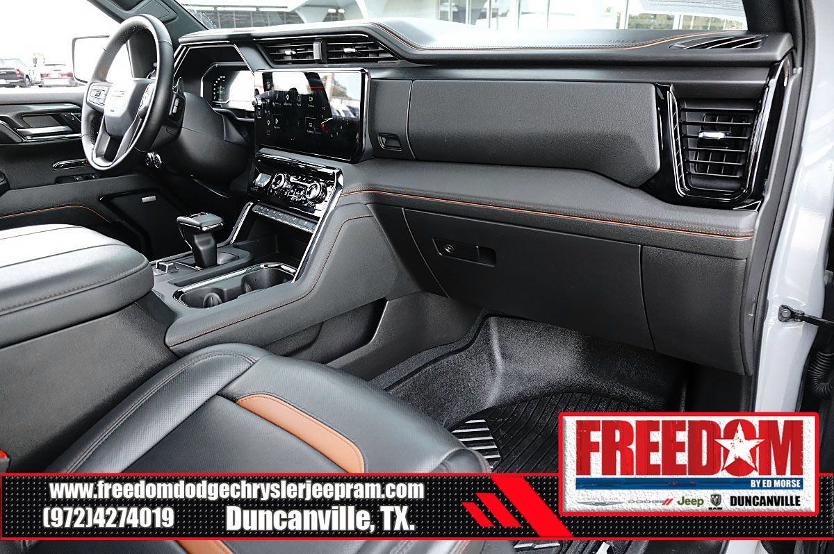 Used 2024 GMC Sierra 1500 AT4 w/ Technology Package AWD/4WD image 12