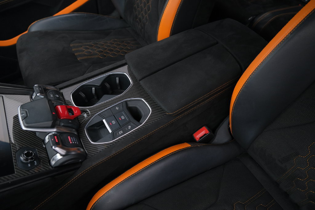 Used 2023 Lamborghini Urus Performante AWD/4WD image 14