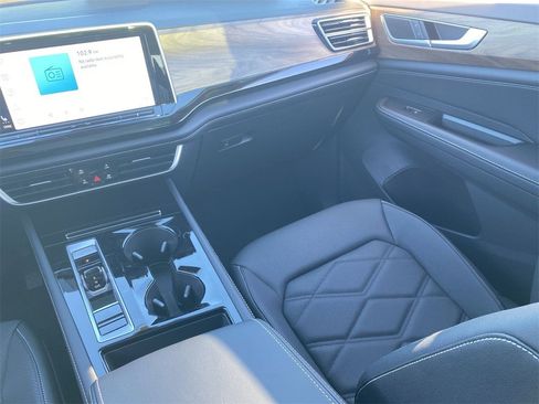 New 2026 Volkswagen Atlas SE image 12