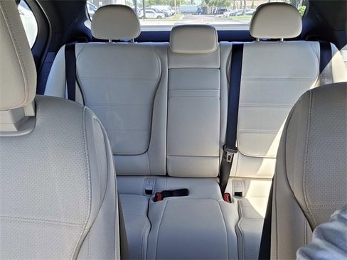 Used 2024 Mercedes-Benz C 300 4MATIC Sedan image 16