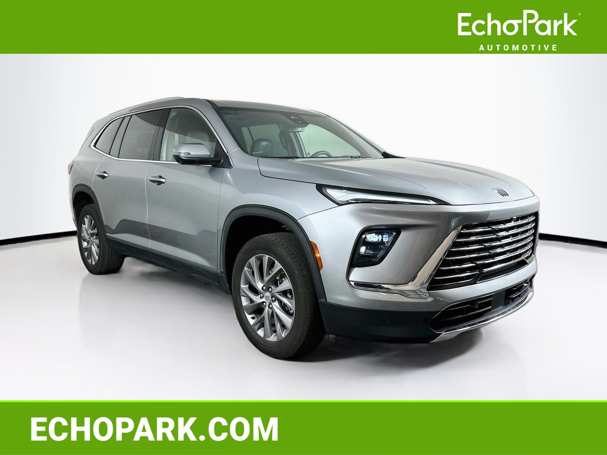 Used 2025 Buick Enclave Preferred AWD/4WD image 1