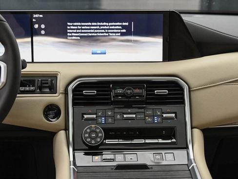 New 2025 Nissan Armada Platinum Reserve image 26