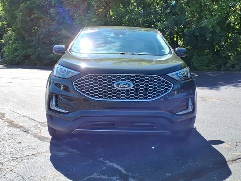Certified 2024 Ford Edge SEL w/ Convenience Package AWD/4WD image 2