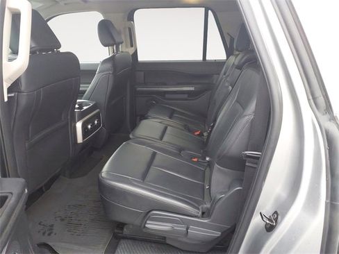 Used 2024 Ford Expedition Max XLT image 13