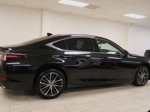 Used 2023 Lexus ES 350 w/ Premium Package image 10