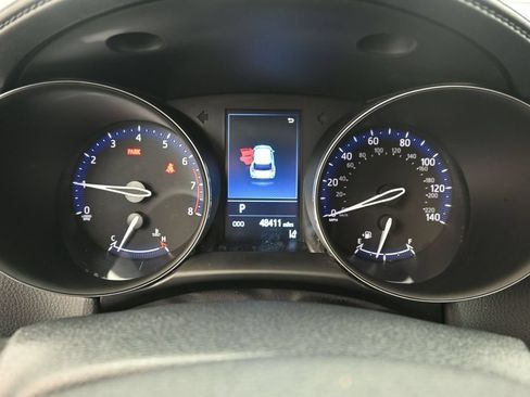 Used 2021 Toyota C-HR LE FWD image 11