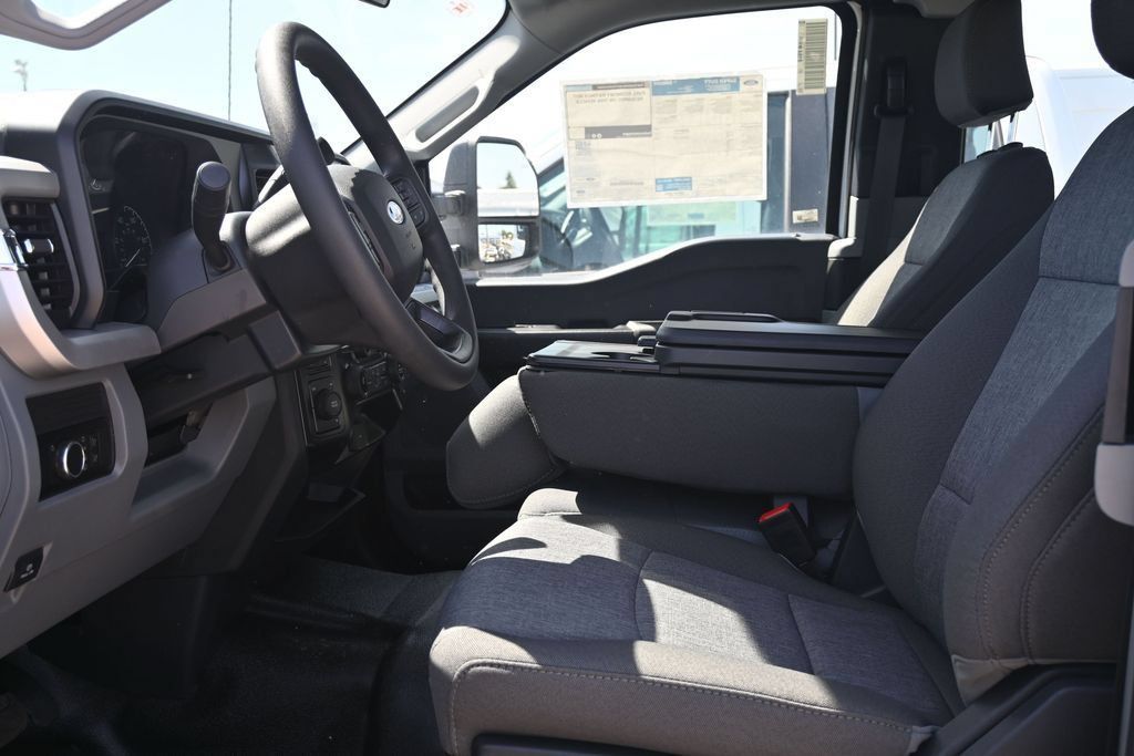New 2026 Ford F550 4x4 Supercab Super Duty image 10