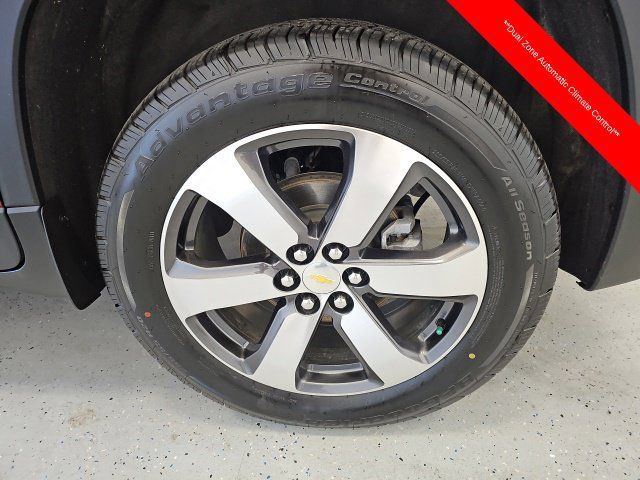 Used 2022 Chevrolet Traverse LT w/ LT Premium Package AWD/4WD image 10