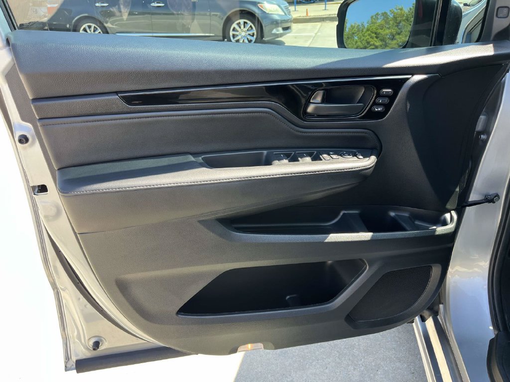 Used 2025 Honda Odyssey Touring image 16