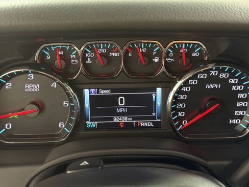 Used 2020 Chevrolet Suburban LT AWD/4WD image 17