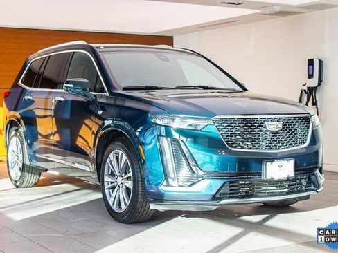 Certified 2025 Cadillac XT6 Premium Luxury image 5