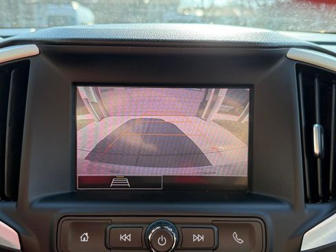 Used 2022 GMC Terrain SLE image 16