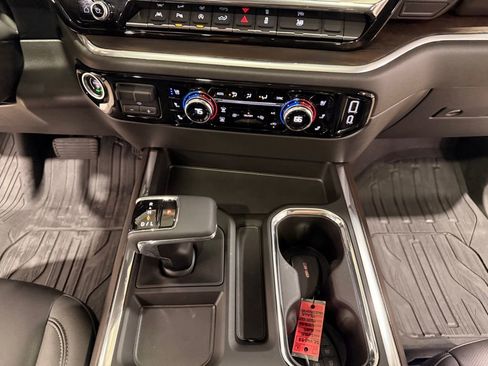 Used 2025 GMC Sierra 1500 SLT w/ SLT Premium Plus Package image 22