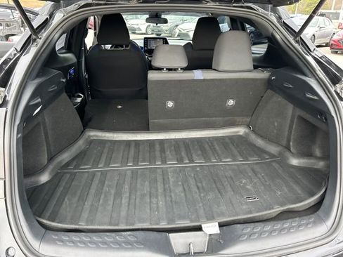 Used 2021 Toyota C-HR XLE image 40