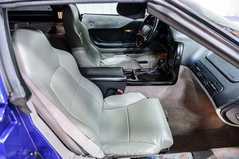 Used 1995 Chevrolet Corvette Coupe RWD image 25