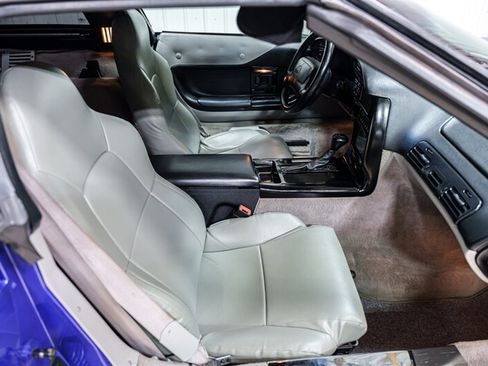 Used 1995 Chevrolet Corvette Coupe RWD image 25