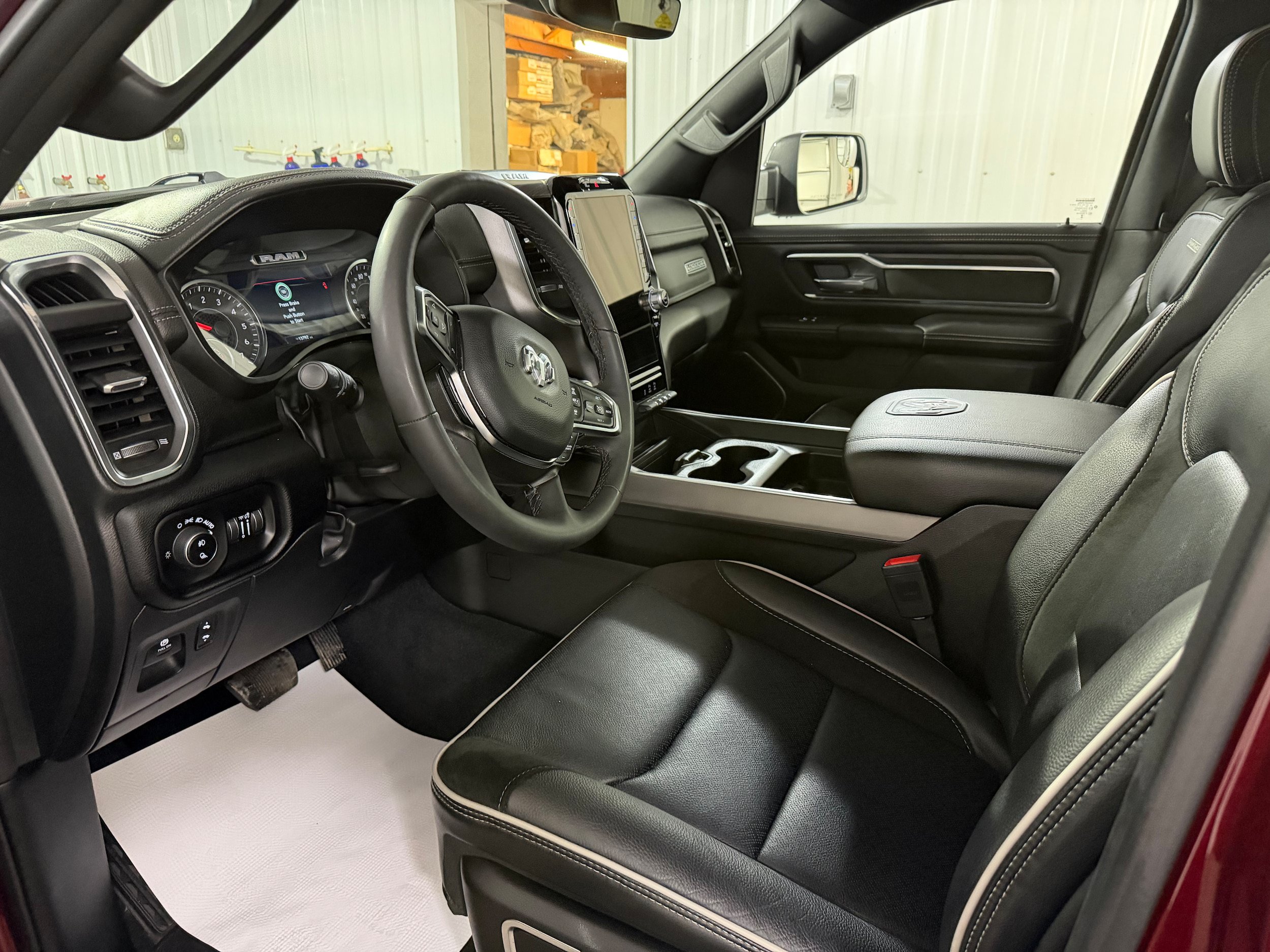 Used 2026 RAM 1500 Laramie AWD/4WD image 9