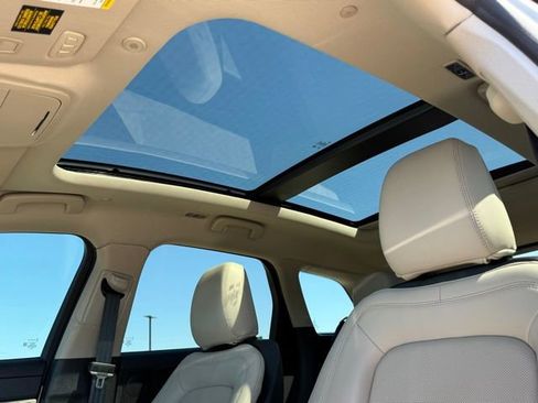 Used 2025 Lincoln Corsair Reserve FWD image 18