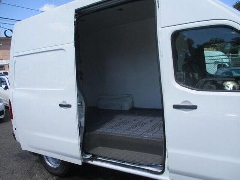 Used 2016 Nissan NV 2500 S image 8