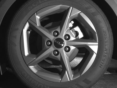 Used 2025 Kia K4 FWD image 14