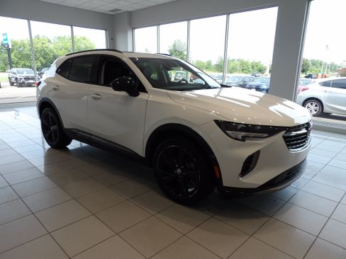 Used 2023 Buick Envision Essence w/ Sport Touring Package AWD/4WD image 3
