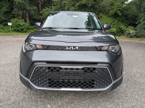 Used 2025 Kia Soul LX w/ LX Technology Package FWD image 9