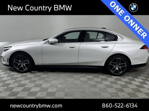 Used 2025 BMW i5 xDrive40 w/ Premium Package image 4