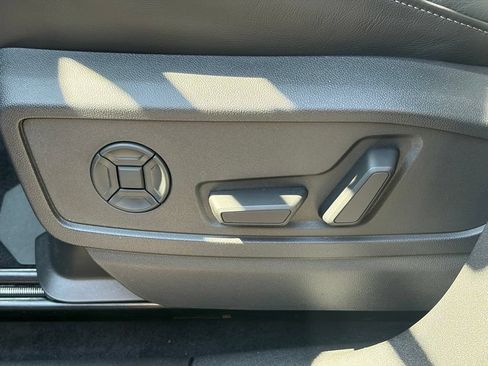 Used 2025 Audi Q5 Premium w/ Convenience Package AWD/4WD image 15