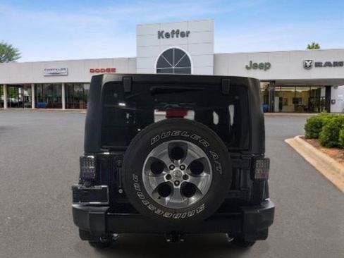 Used 2016 Jeep Wrangler Sahara w/ Connectivity Group AWD/4WD image 4