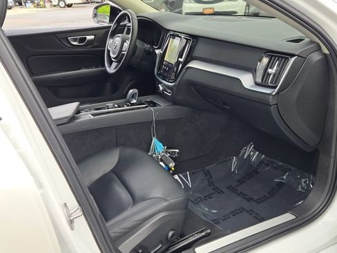 Used 2024 Volvo S60 B5 Core FWD image 8
