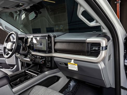 Used 2026 Ford F250 XLT w/ XLT Premium Package image 18