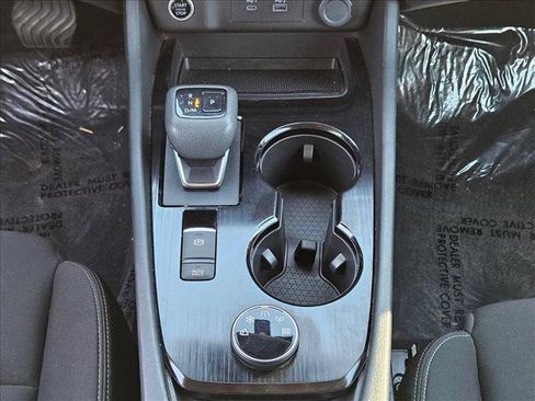 Used 2023 Nissan Rogue S AWD/4WD image 12
