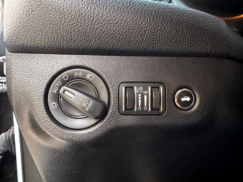 Used 2021 Dodge Challenger SXT w/ Blacktop Package image 12