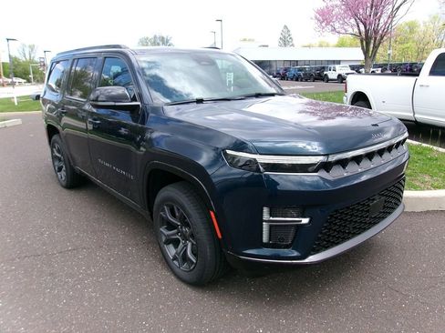 New 2026 Jeep Grand Wagoneer Limited AWD/4WD image 2