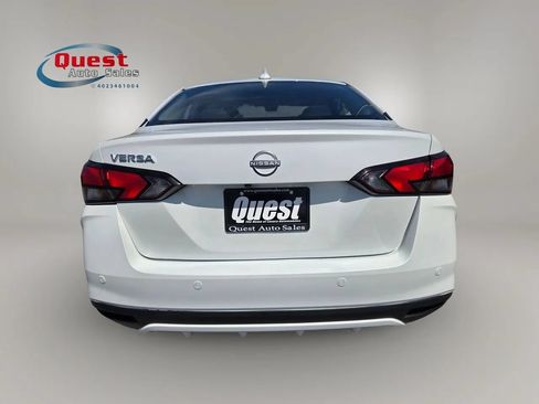 Used 2025 Nissan Versa SV FWD image 4