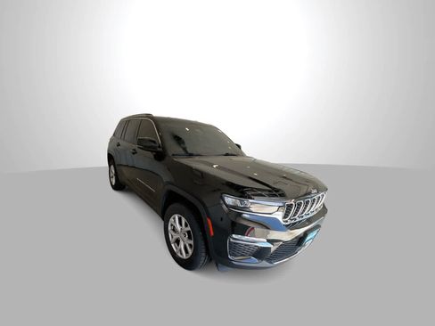 Used 2022 Jeep Grand Cherokee Limited AWD/4WD image 2