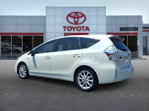 Used 2012 Toyota Prius V Five FWD image 3