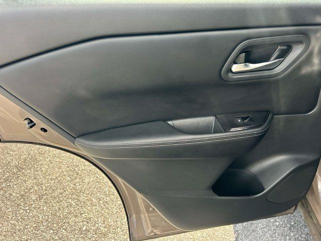 Certified 2025 Nissan Rogue SV AWD/4WD image 19