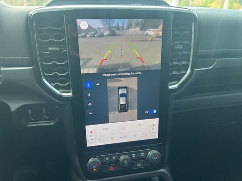 Used 2024 Ford Ranger Lariat w/ FX4 Off-Road Package image 11