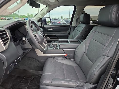 Used 2024 Toyota Tundra Limited AWD/4WD image 15