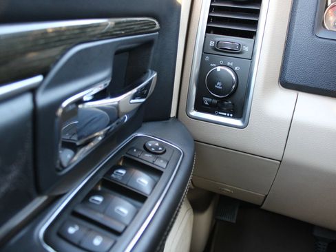 Used 2018 RAM 3500 Laramie Longhorn image 22